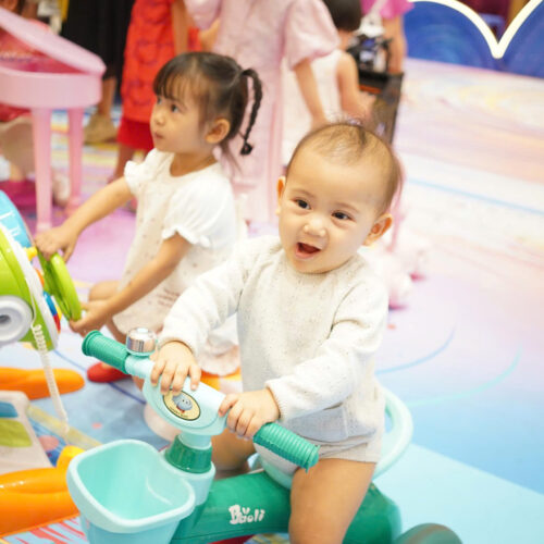 CHỌN QUÀ NOEL CHO BÉ GÁI – BÉ TRAI SAO CHO KHÉO?