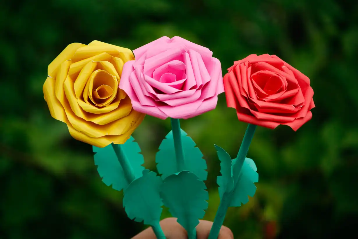 7 cách làm quà 20/10 để ba và bé cùng thực hiện 3 Làm hoa giấy thành quà 20/10 cho cô giáo